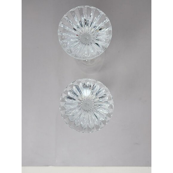 Elegant Clear Crystal Champagne Flutes With Flared Base - Durable & Stylish - Picture 3 of 7